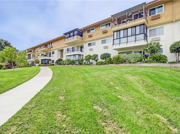 2355 Via Mariposa W Unit 2F, Laguna Woods, CA 92637