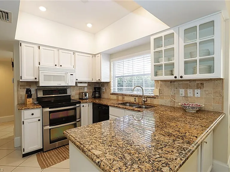 5916 Chanteclair Dr #8 — Photo 7
