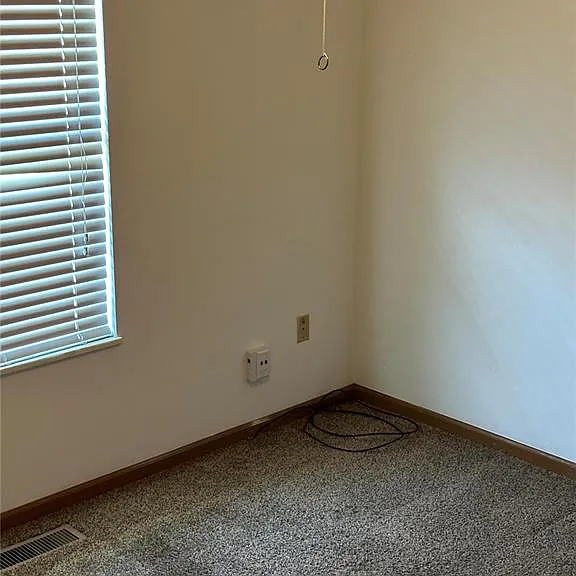 840 Southgate Dr — Photo 9