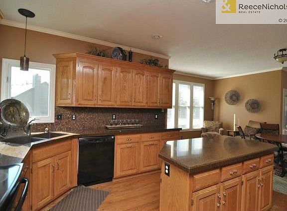 Tons of work space and cabinet space, plus a pantry! Flexible do