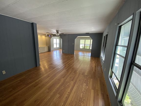 4th image of 835 Concord St #248