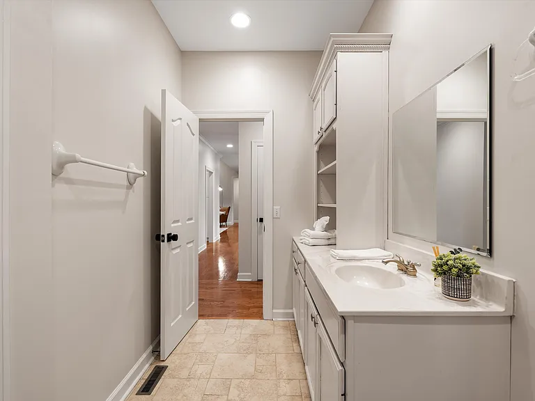 604 Georgian Way #A — Photo 18