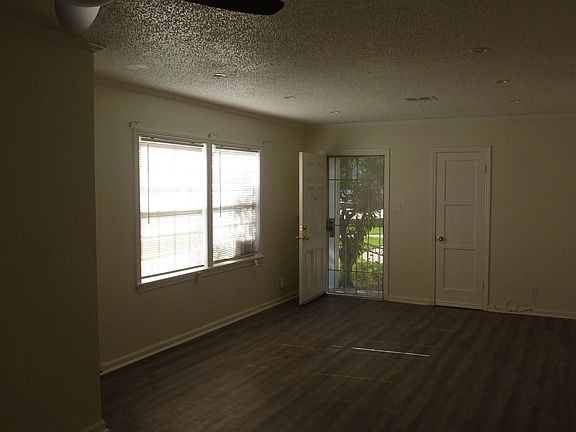 4th image of 7728 Comstock Ave