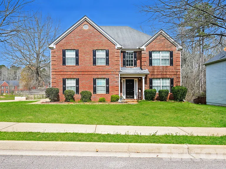 800 Hannah Ct — Photo 1