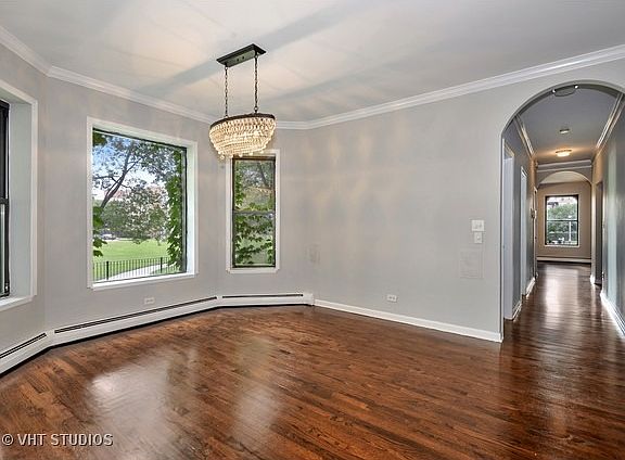 3rd image of 912 W Leland Ave