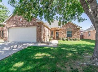 1913 Peppertree Dr, Little Elm, TX 75068