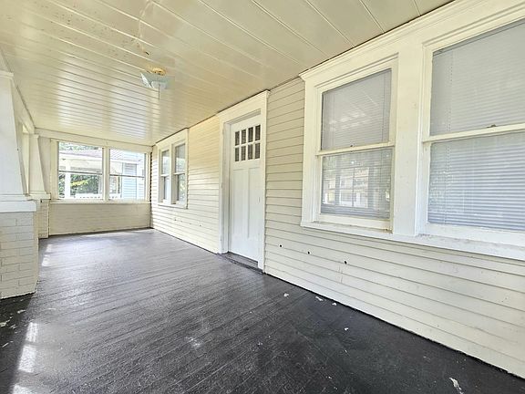 3rd image of 917 Sancome Ave