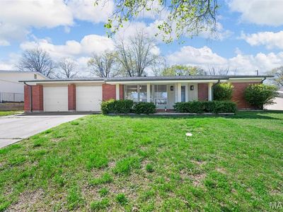 2911 Hubert Dr, Saint Louis, MO, 63125