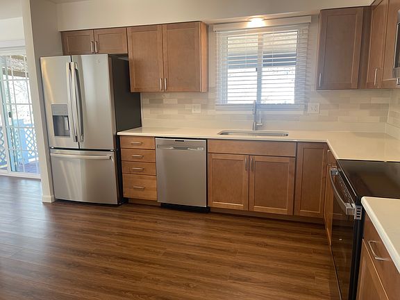 4th image of 736 Parkview Dr