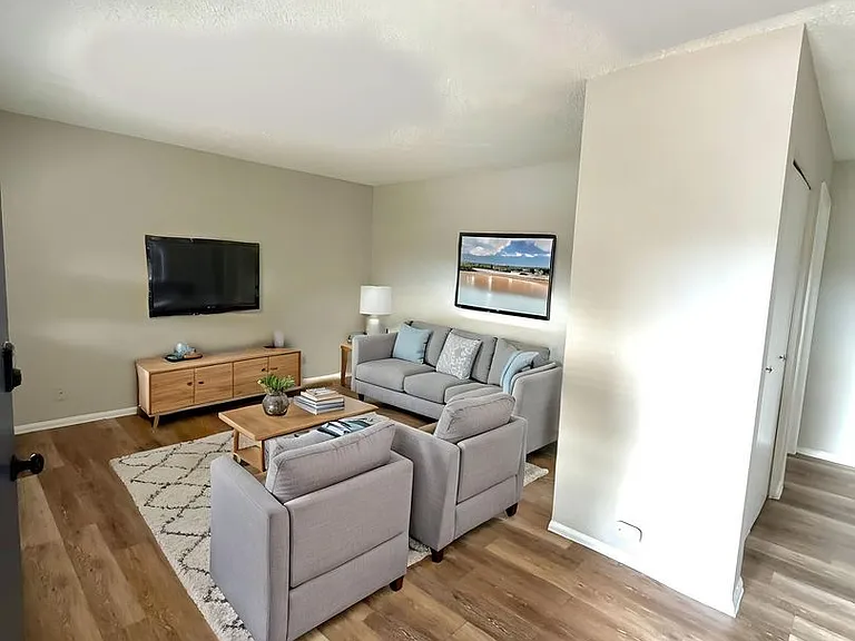 Westwind Apartments — Photo 20