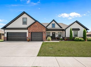 1406 E Hayloft Dr, Ozark, MO 65721