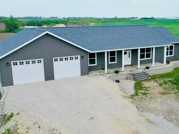 901 Pole Line Rd, Postville, IA 52162