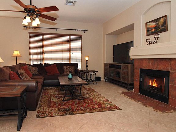 2nd image of 956 W Leatherleaf Dr