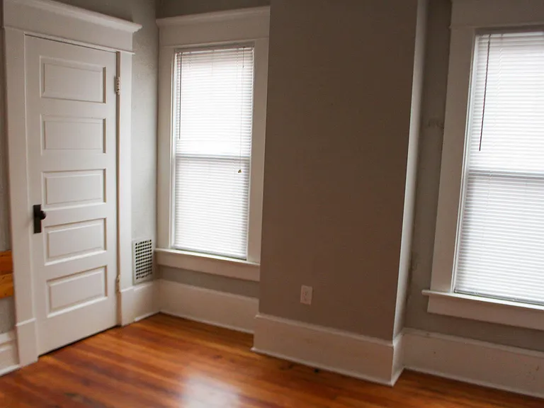532 Elsmere St — Photo 17