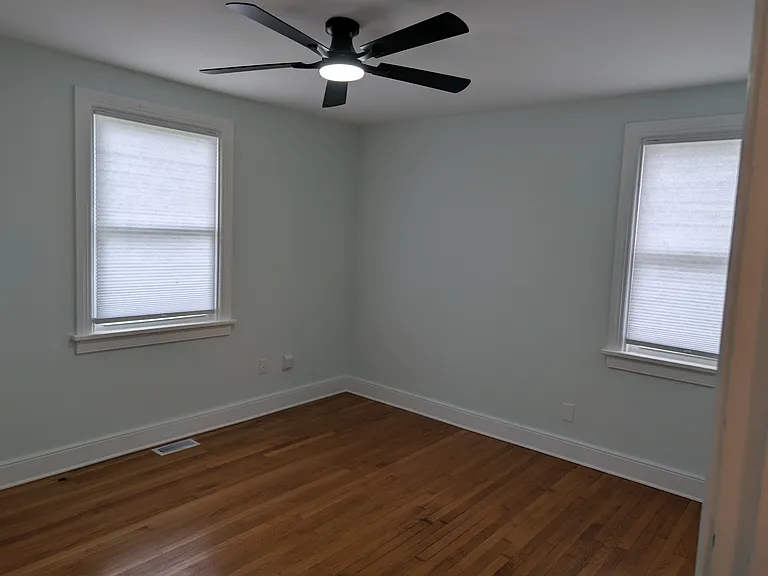 2105 Clarke St — Photo 7