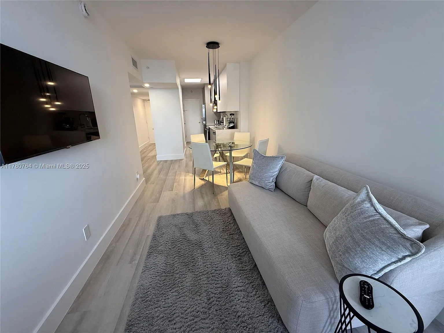 The Decoplage Condo — Photo 1