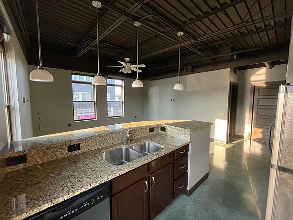 2nd image of 1427 N Pearl St #201