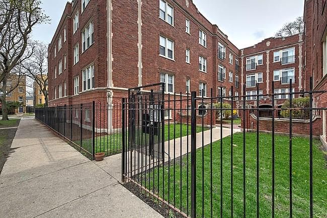 1st image of 2015 W Jarvis Ave #20153