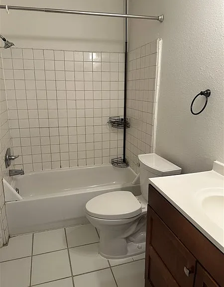 2300 Sycamore Ln #12 — Photo 14