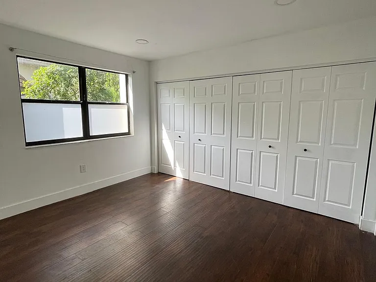491 Ives Dairy Rd — Photo 28