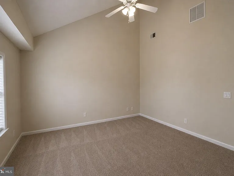 38 Hot Springs Way — Photo 14