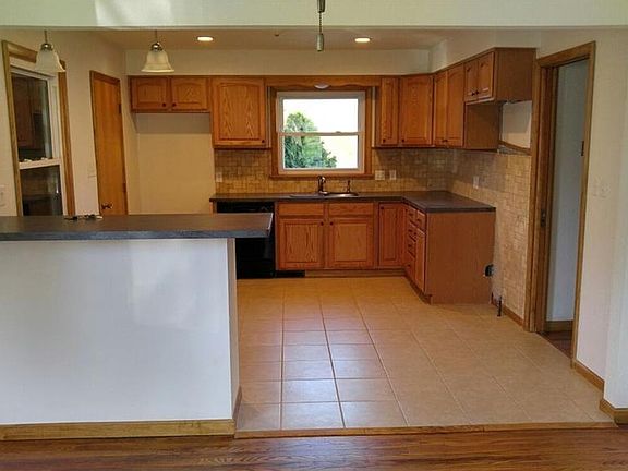 3rd image of 1009 Eastland Ave SE