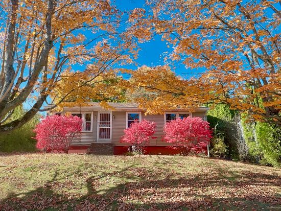132 Hans Avenue, Waterbury, CT 06708