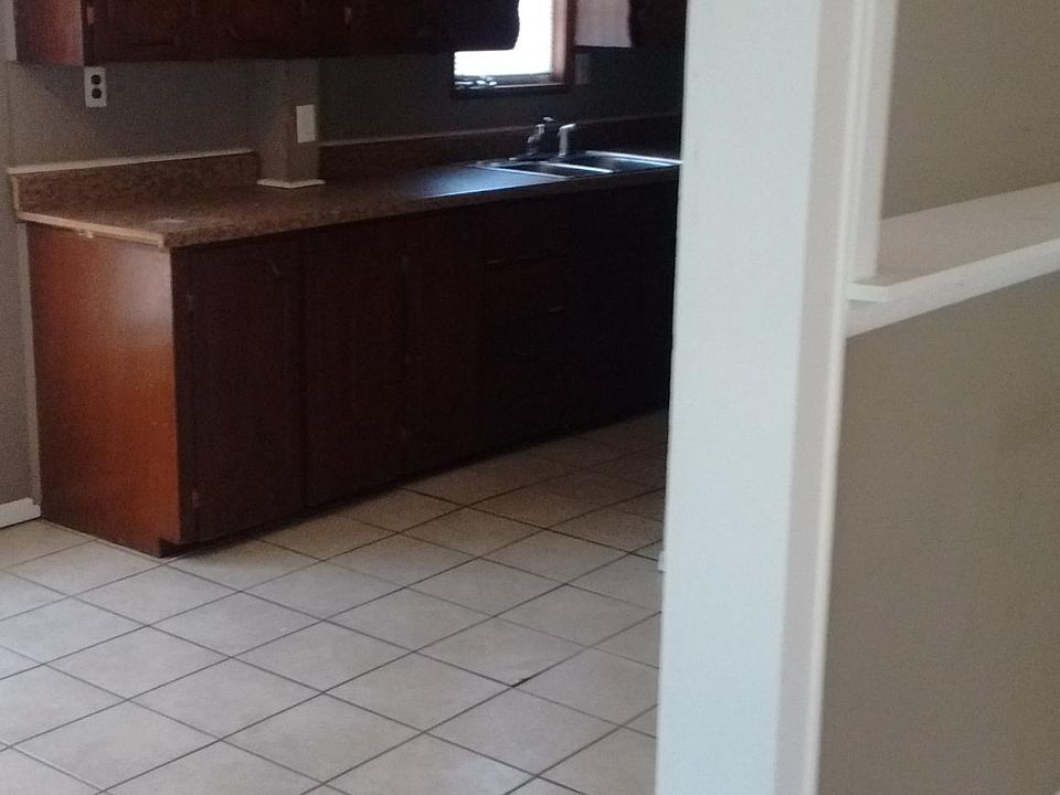 2nd image of 4821 S 33rd West Ave