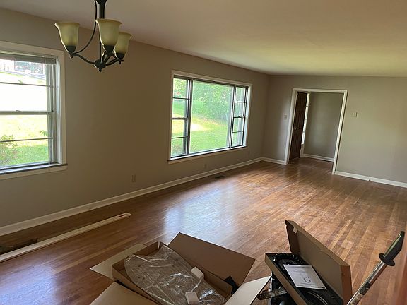 4th image of 309 Brannon Dr