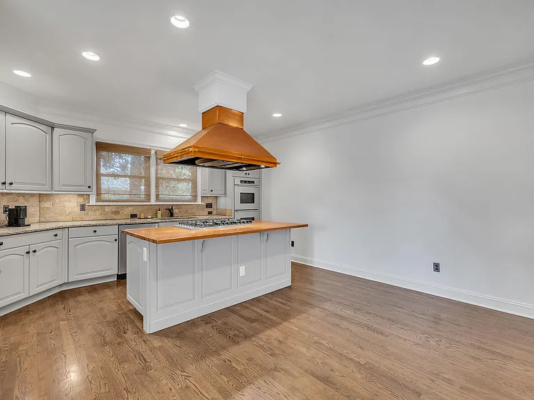 729 Harrow Ln — Photo 22