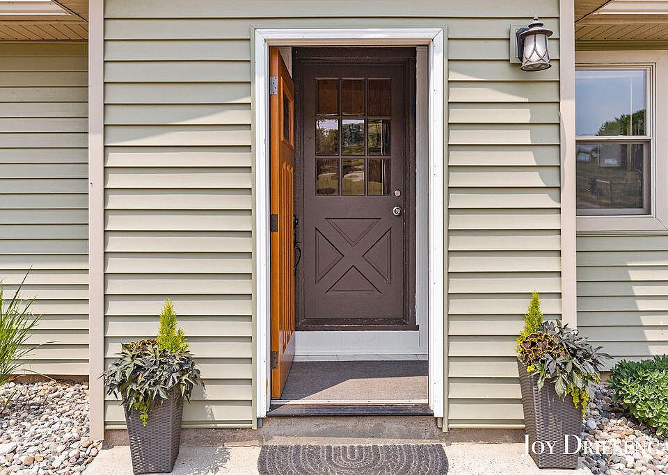 10286 Dykstra Dr, Middleville, MI 49333 Zillow