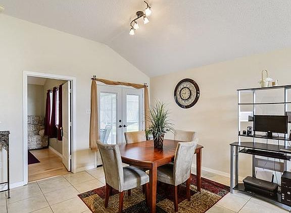 4th image of 208 Sweet Pea Ln