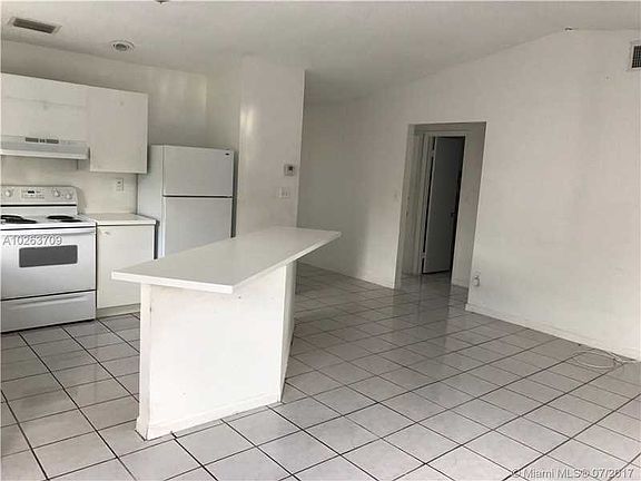 5th image of 20220 NW 33rd Ct