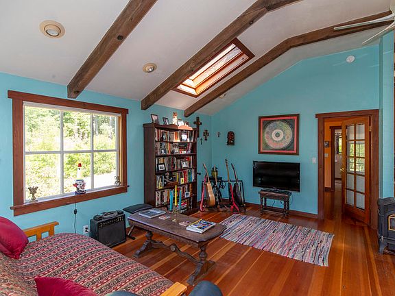 3rd image of 44280 Gordon Ln