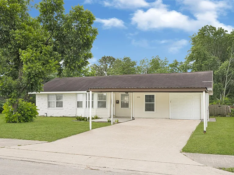 506 Edgebrook Dr — Photo 2
