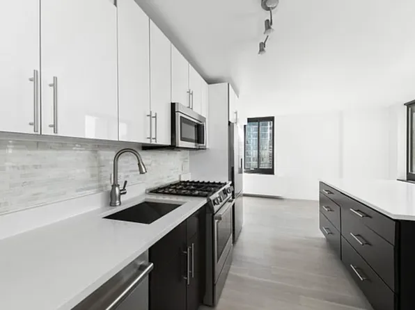 200 Rector Place 43D image 3 of 23
