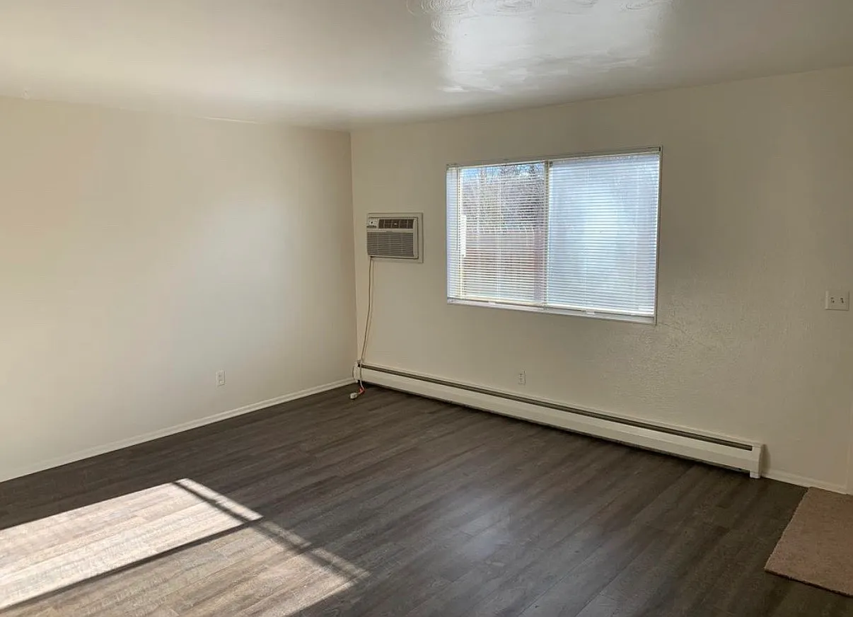 3220 Dorian Ct — Photo 4