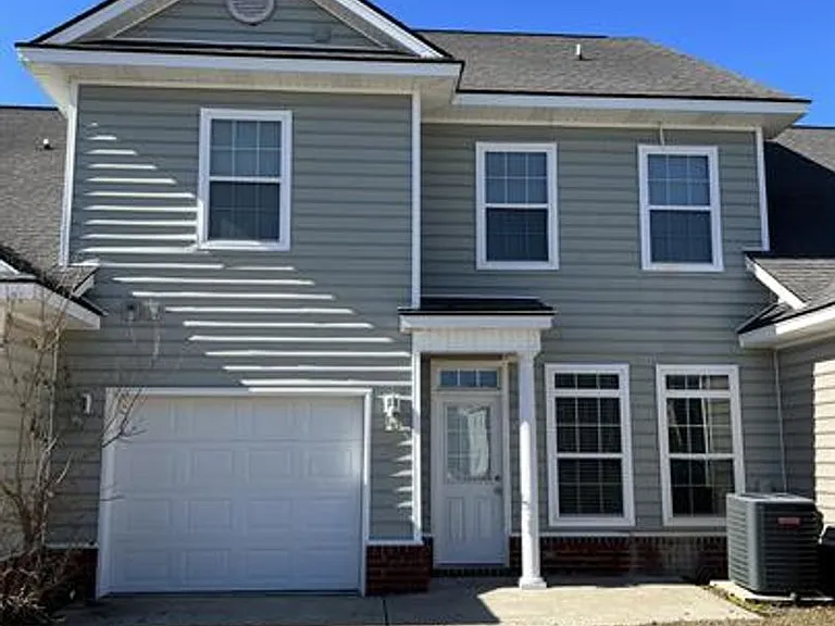 819 Terrell Dr — Photo 1