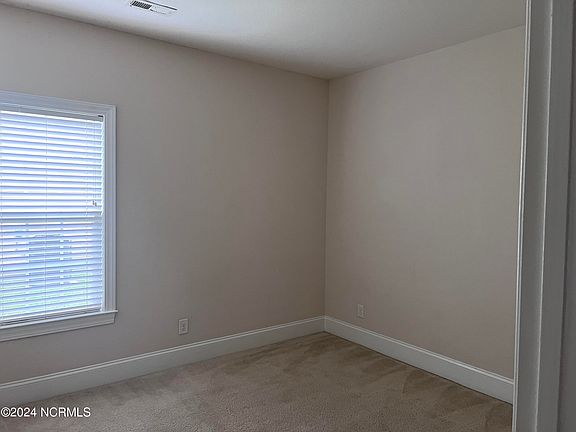 5th image of 3348 Ellsworth Drive #B