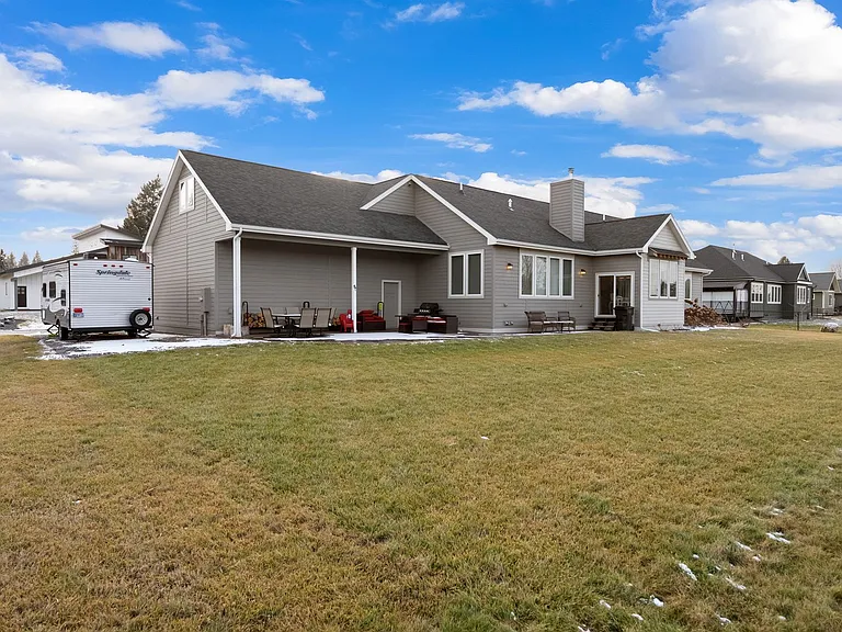 1015 Riparian Dr — Photo 34