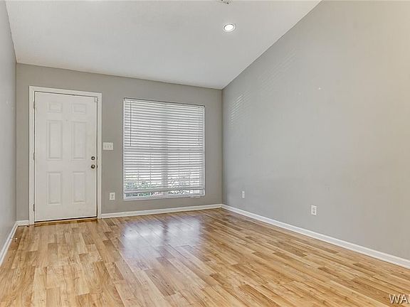 3rd image of 1396 Southern Gardens Dr