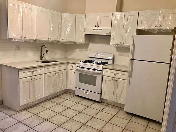 4th image of 48-02 Astoria Blvd S #2