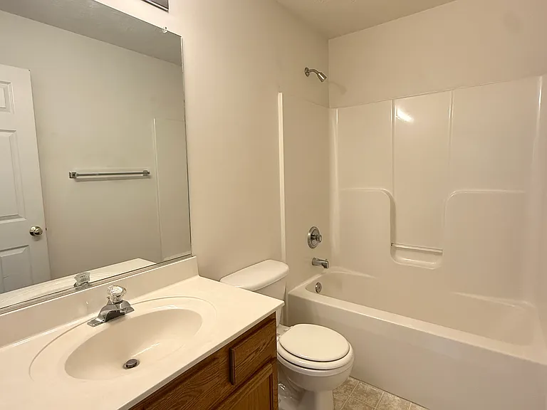 9906 Warwick Pl — Photo 10