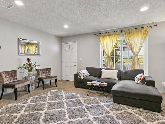 3rd image of 1150 Gravelia St