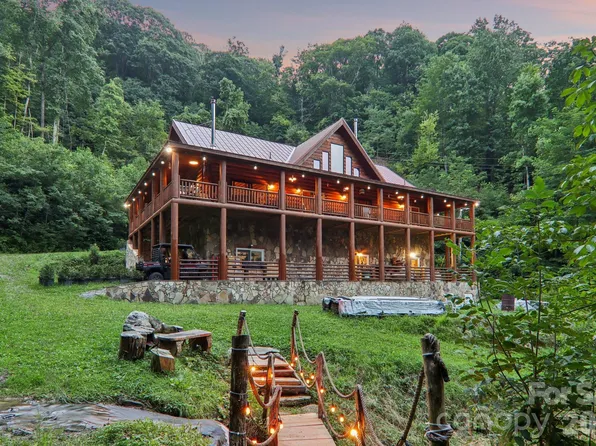 4501 Cove Creek Rd, Waynesville, NC 28785