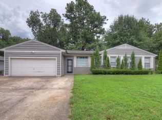 214 N Perkins Rd, Memphis, TN 38117