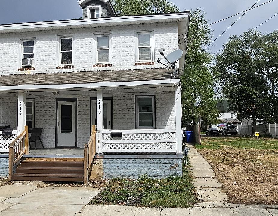 1st image of 210 W McNeal St