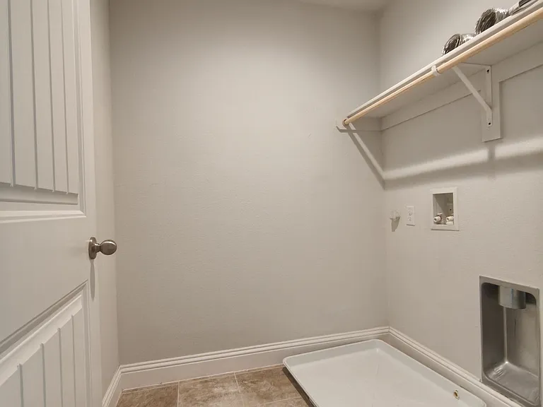 6825 Andrew Dr — Photo 14