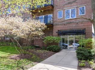 1300 Central St APT 104, Evanston, IL 60201