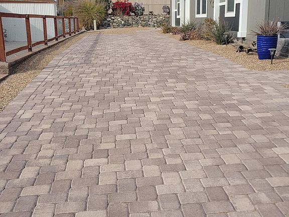 5th image of 3038 Mescalero Dr